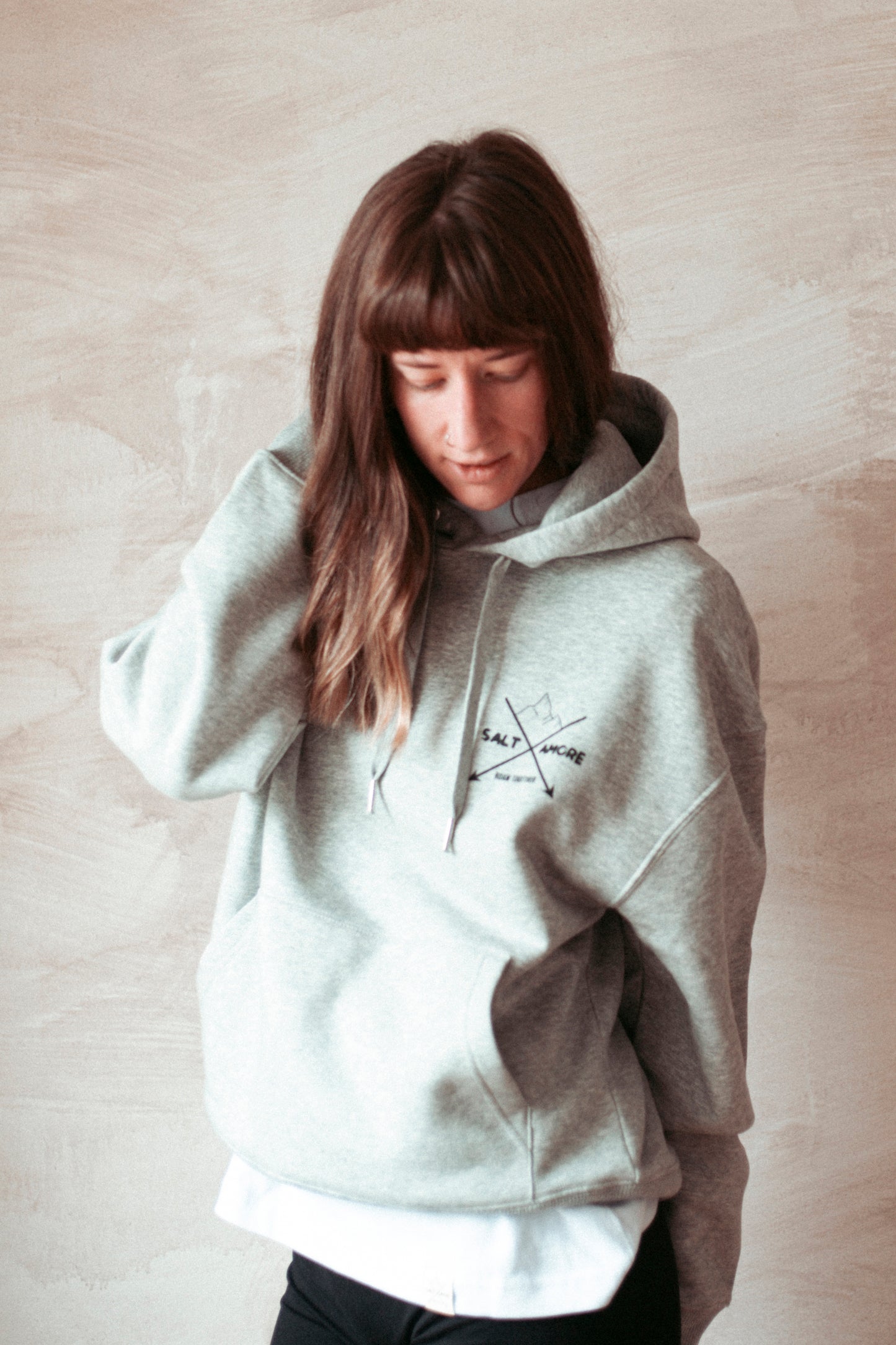 Statement Hoodie aus Bio-Baumwolle, nachhaltig Produziert in Heather Grey. Für alle Outdoormenschen.