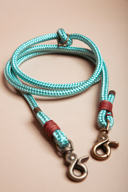 „Robuste Hundeleine aus Kletterseil – langlebige Dogwear. Das Hundezubehör für den Alltag“