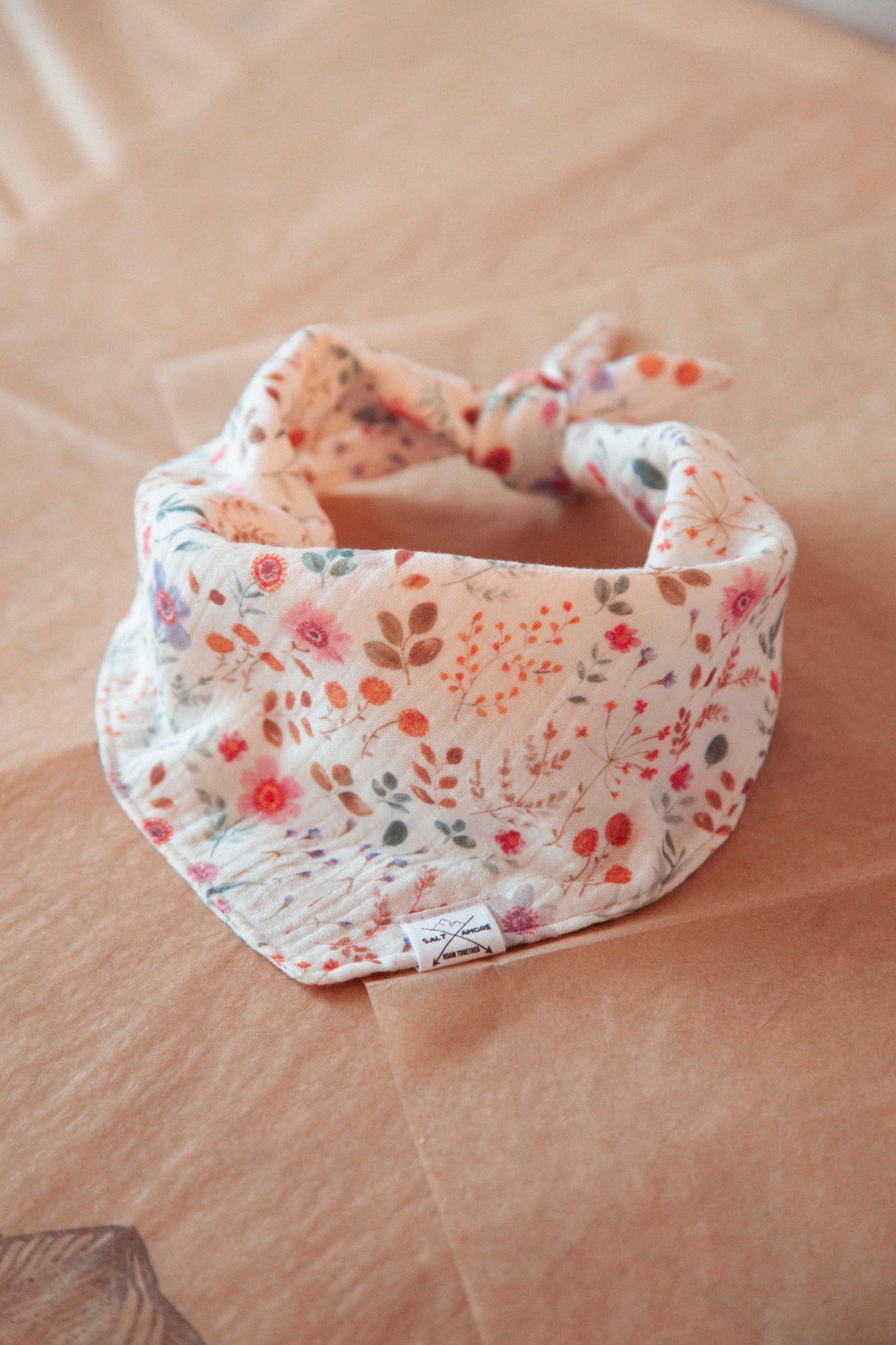 Hundehalstuch Wildflower | Handgemachtes Bandana aus Bio-Baumwolle