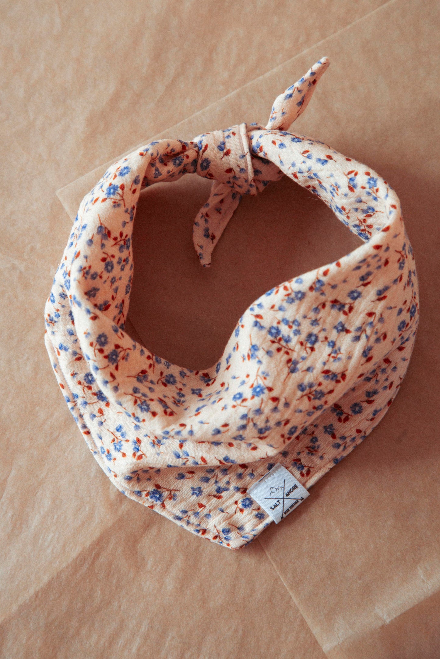 Hundehalstuch Pure Flower | Handgemachtes Bandana aus Bio-Baumwolle