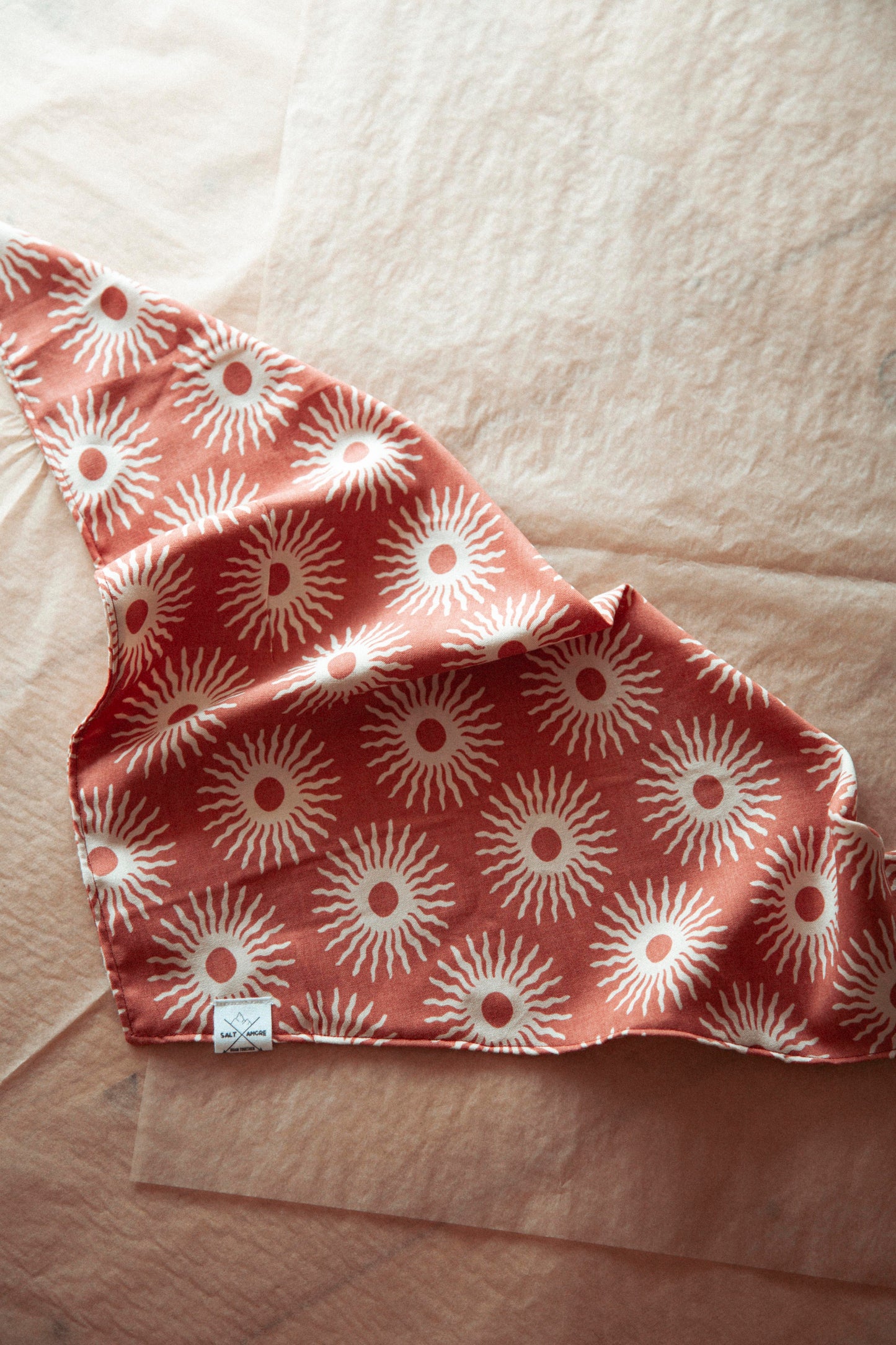 Hundehalstuch Solstice | Handgemachtes Bandana im Bohostil